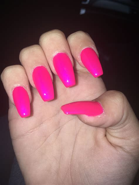 hot pink acrylic nails